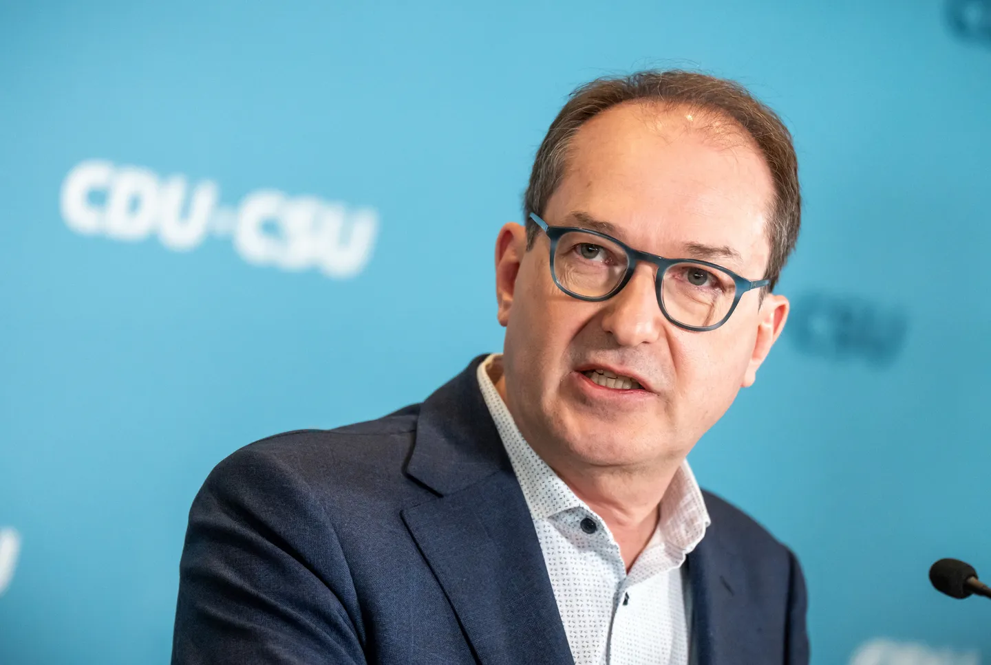 Dobrindt will umgehend verschärfte Grenzkontrollen anordnen